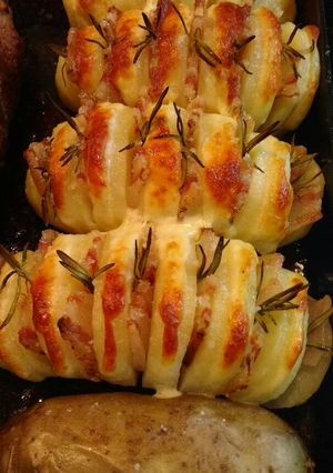 Una foto de Papas Hasselback