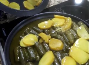 صورة لوصفة ورق عنب بالزيت