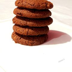 A picture of Brown Rice Flour And Oats Chocolate Cookies.