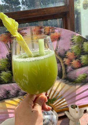 รูปของ Celery Juice Cleanse (ขึ้นฉ่ายฝรั่ง)น้ำเซเลอรี่ มหัสจรรย์ เมนู ดีท็อก ร่างกายกันบ้างค่ะ😊