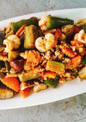 รูปของ ผัดมะเขือยาว ไก่สับ กุ้ง