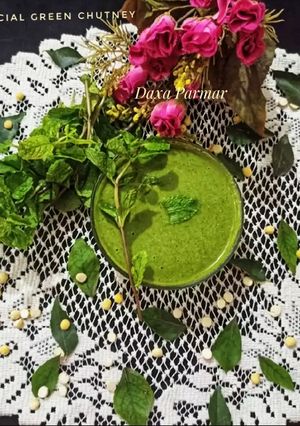 A picture of Sandwich with Special Green Chutney.