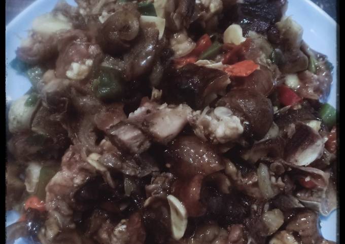 Bagaimana Menyiapkan Krengsengan Kepala dan Kaki Kambing, Sempurna