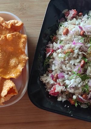 दडपे पोहे (dadpe pohe recipe in marathi) रेसिपी चे मुख्य फोटो 