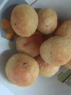Una foto de Bolitas de queso y ajo