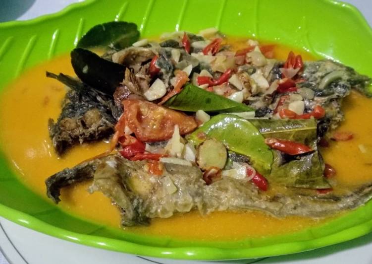 Cara meramu Mangut lele yummy ๐ yang Sempurna