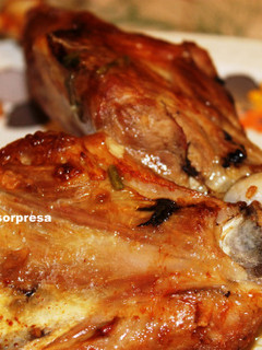 Una foto de Paletilla de cordero de lechal asada al horno