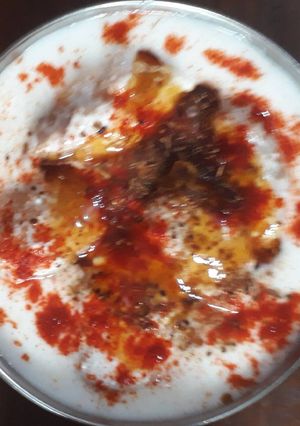 A picture of Dahi Bhalle.