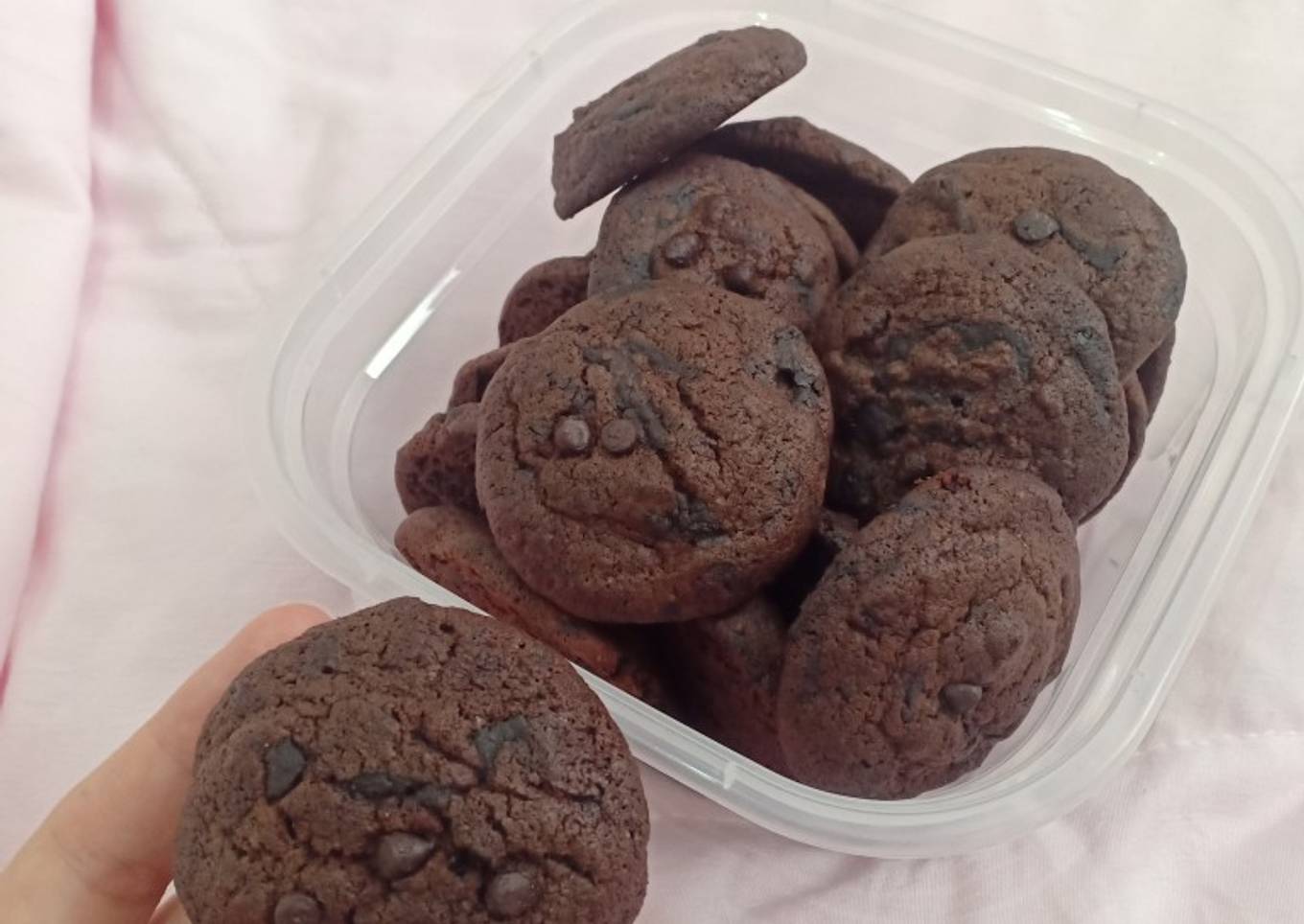 Resep Crunchy double choco cookies Anti Gagal