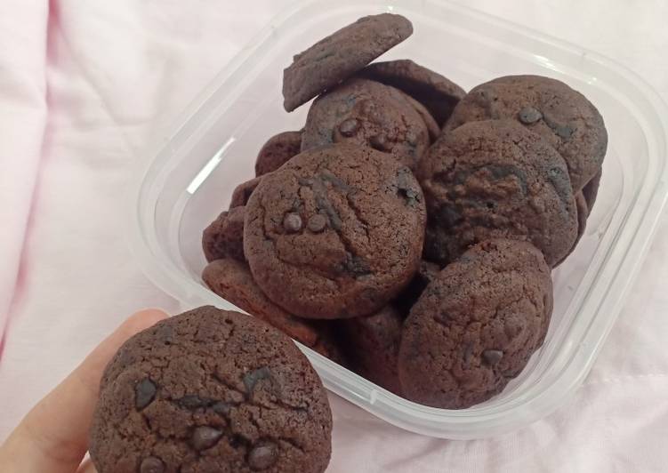 Caranya Memasak Crunchy double choco cookies Praktis Enak