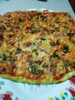Una foto de Pizza con base de calabacín