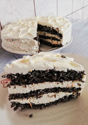 Máktorta fehér csokoládé krémmel recept fotója