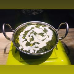 A picture of Punjabi style Palak paneer.