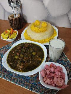 عکسی از دستور قرمه سبزی با گوشت بوقلمون