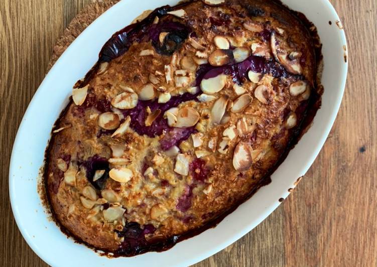 Simple Way to Prepare Speedy Almond & Raspberry Ripple Baked Oats