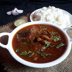 A picture of Varhadi Chicken.