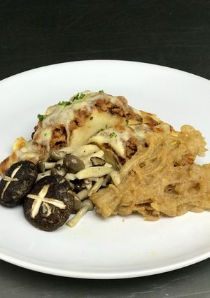 รูปของ Gratinated milky mushroom with bolognese sauce and assorted mushroom