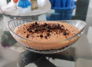 Una foto de Pudín o gelatina de caramelo con galleta OREO