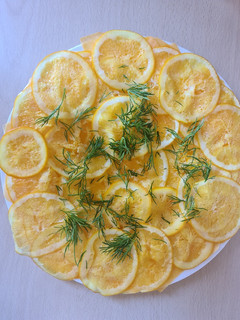Una foto de Carpaccio de calabaza y naranja
