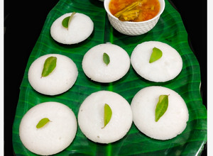 A picture of Idli. (Poha Idli).