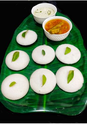 A picture of Idli. (Poha Idli).