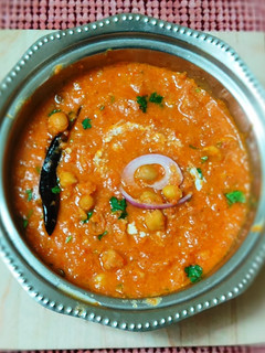 પંજાબી છોલે (Punjabi Chhole Recipe In Gujarati) રેસીપી મુખ્ય ફોટો