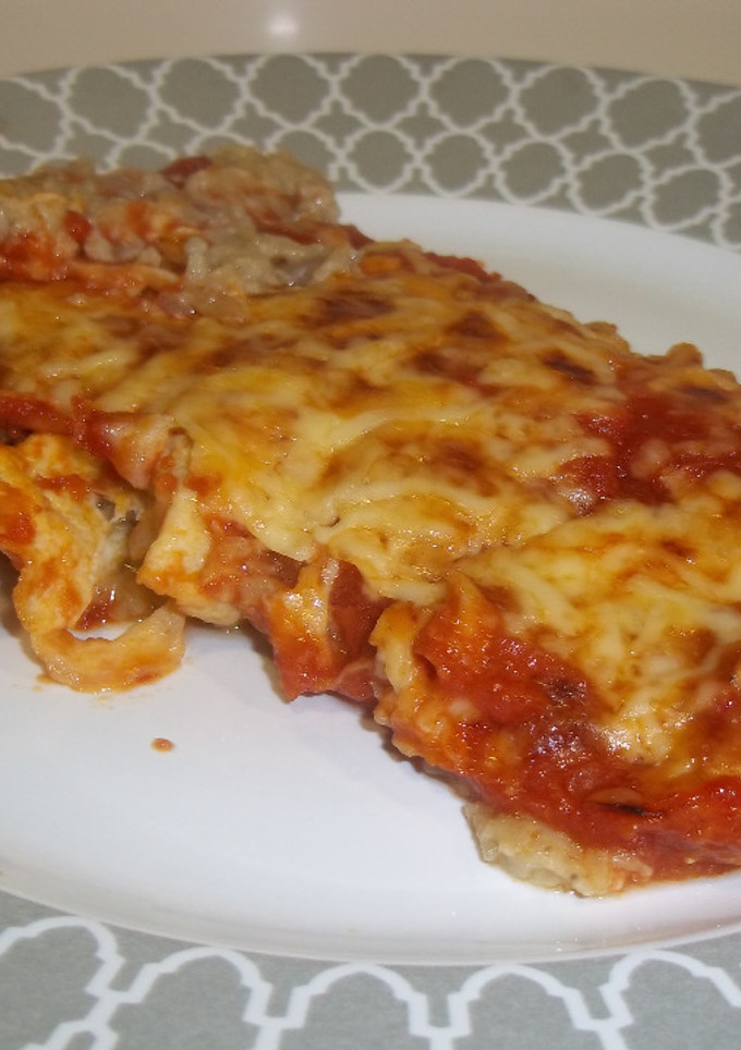 Una foto de Berenjenas en tortilla, salsa de tomate y gratinadas