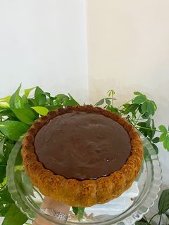 عکسی از دستور کیک کاپوچینو با سس شکلاتی