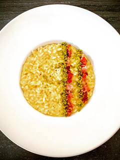 Foto di Risotto al pistacchio e speck croccante