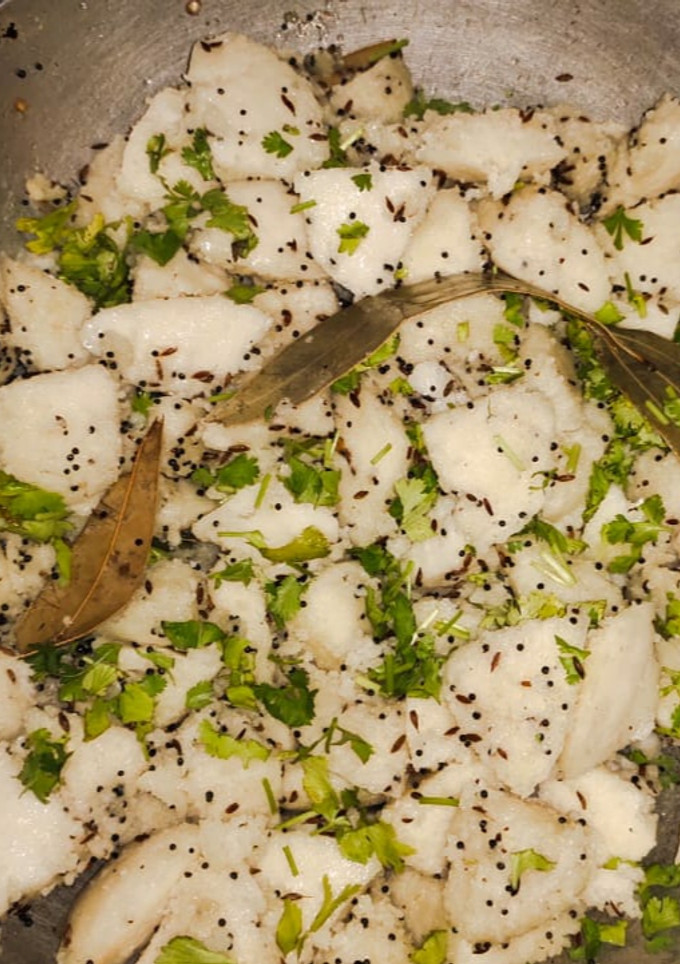 ઈડલી ઢોકળાં (Idli Dhokla Recipe In Gujarati) રેસીપી મુખ્ય ફોટો