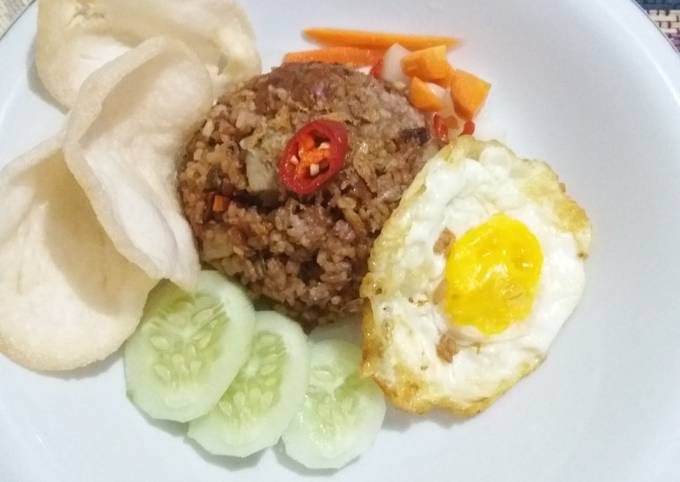 Recipe: Appetizing Nasi Goreng Daun Jeruk
