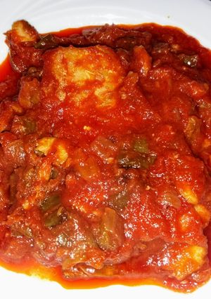 Una foto de Bacalao con tomate