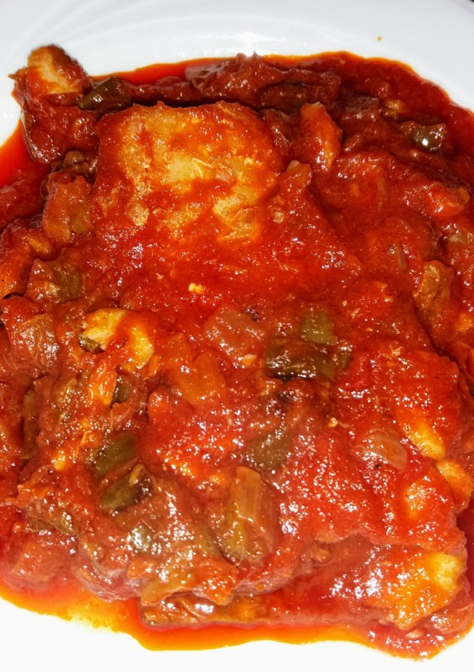 Una foto de Bacalao con tomate