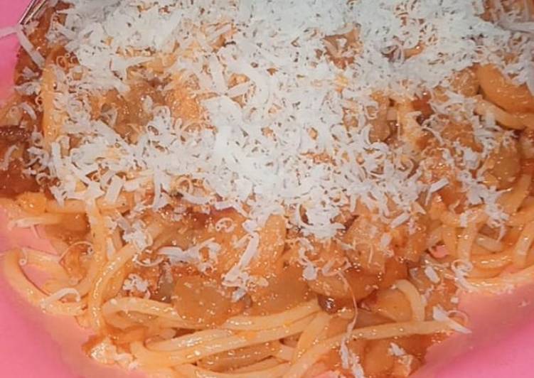 Langkah Mudah untuk Membuat Spagetti rumahan simple yang Bisa Manjain Lidah