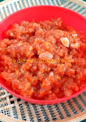 हलवाई स्टाईल गाजर हलवा (gajar halwa recipe in marathi) रेसिपी चे मुख्य फोटो