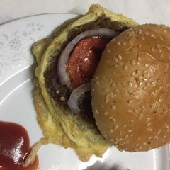 Beef burger A picture of Beef burger.