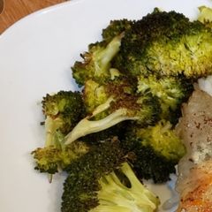 Garlic & Lemon roasted broccoli A picture of Garlic & Lemon roasted broccoli.