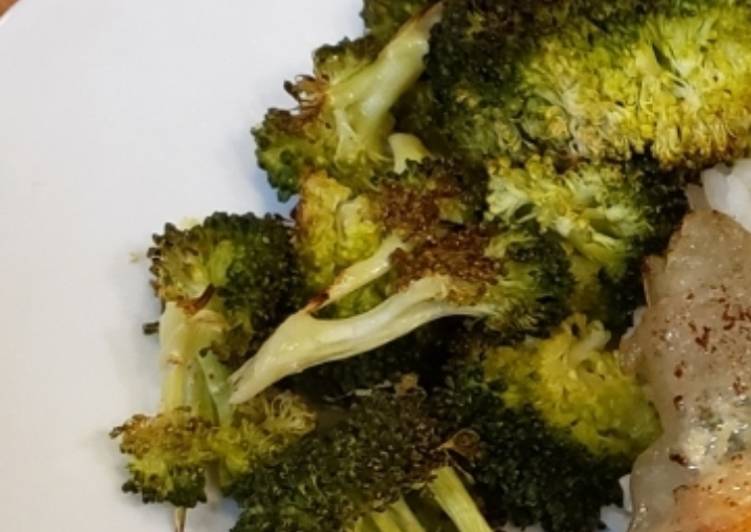 Recipe of Quick Garlic &amp; Lemon roasted broccoli