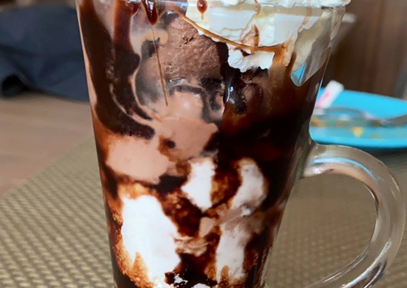 Chocolate ice cream Sundae rasa restaurant