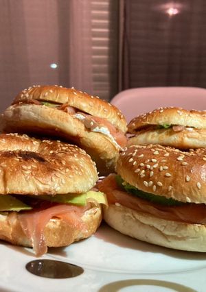 Une photo de Bagel avocat saumon et fromage frais
