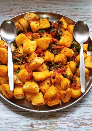 A picture of Leftover Idli Masala.