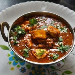A picture of Dhaba style paneer tikka masala gravy.