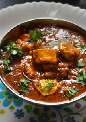 A picture of Dhaba style paneer tikka masala gravy.
