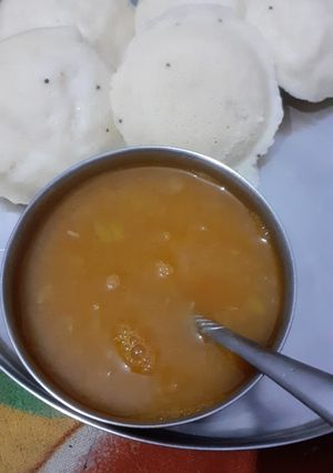 इडली सांबर (Idli Sambar recipe in hindi) रेसिपी मुख्य फोटो