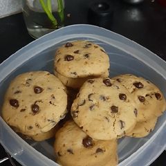 சாக்கோ சிப் குக்கீஸ் (Choco chip cookies recipe in tamil) A picture of சாக்கோ சிப் குக்கீஸ் (Choco chip cookies recipe in tamil).