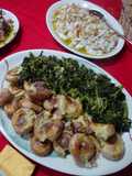 Lascas de bacalhau à lagareiro com batatas a murro e grelos salteados