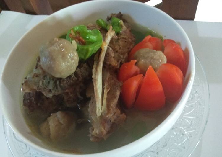 Sup bakso daging sayur gambas