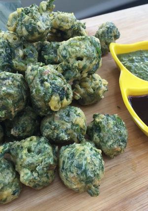 A picture of Methi Gota.