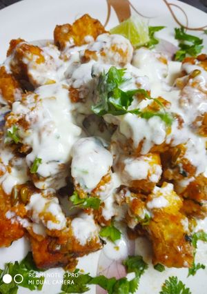 A picture of Cheesy masala pav.