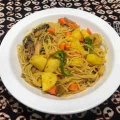 A picture of Spaghetti with Irish potatoes.